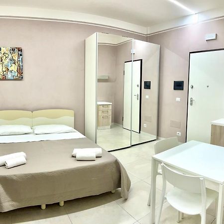 Camelia Home Suite - Napoli ภายนอก รูปภาพ