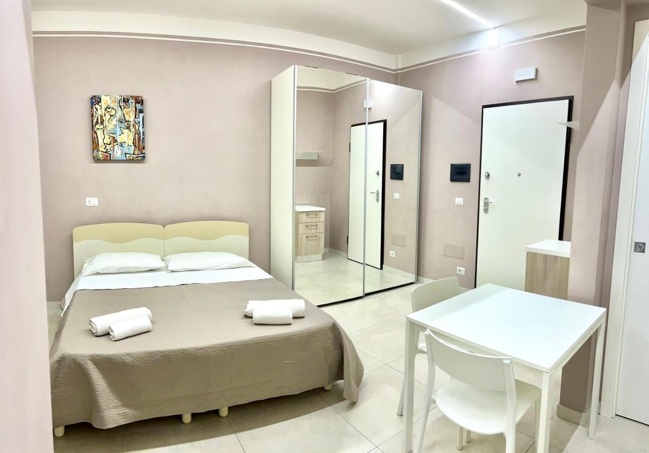 Camelia Home Suite - Napoli ภายนอก รูปภาพ