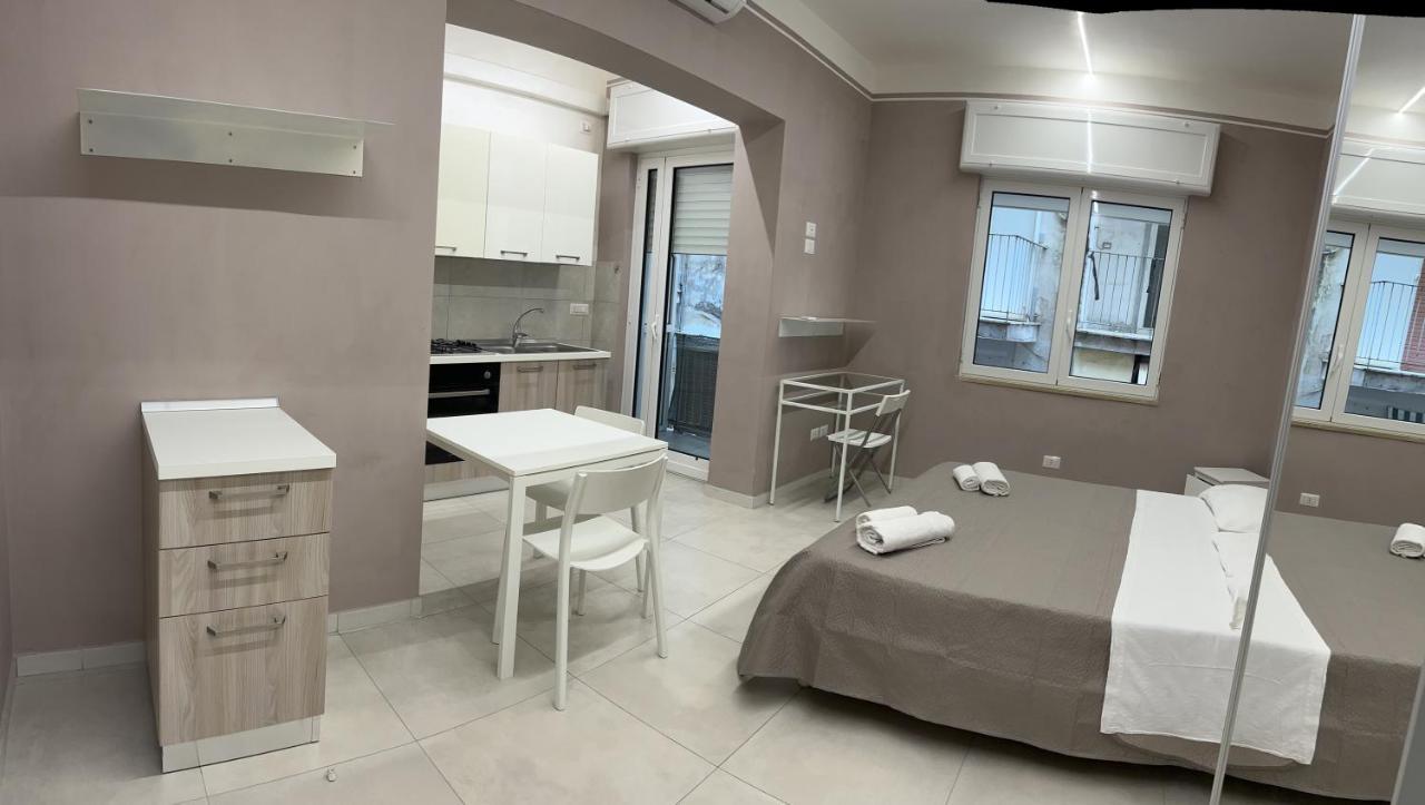 Camelia Home Suite - Napoli ภายนอก รูปภาพ