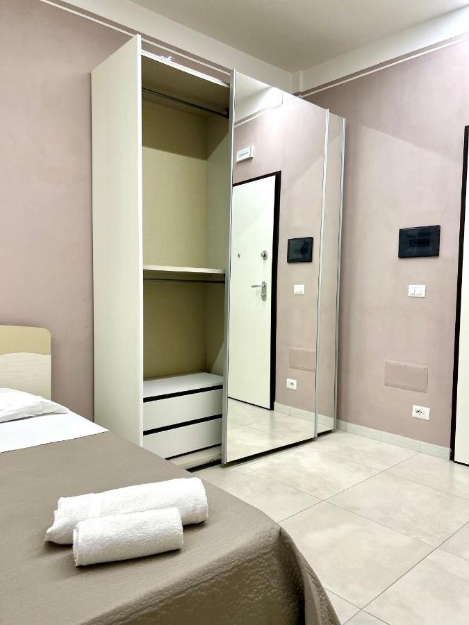 Camelia Home Suite - Napoli ภายนอก รูปภาพ