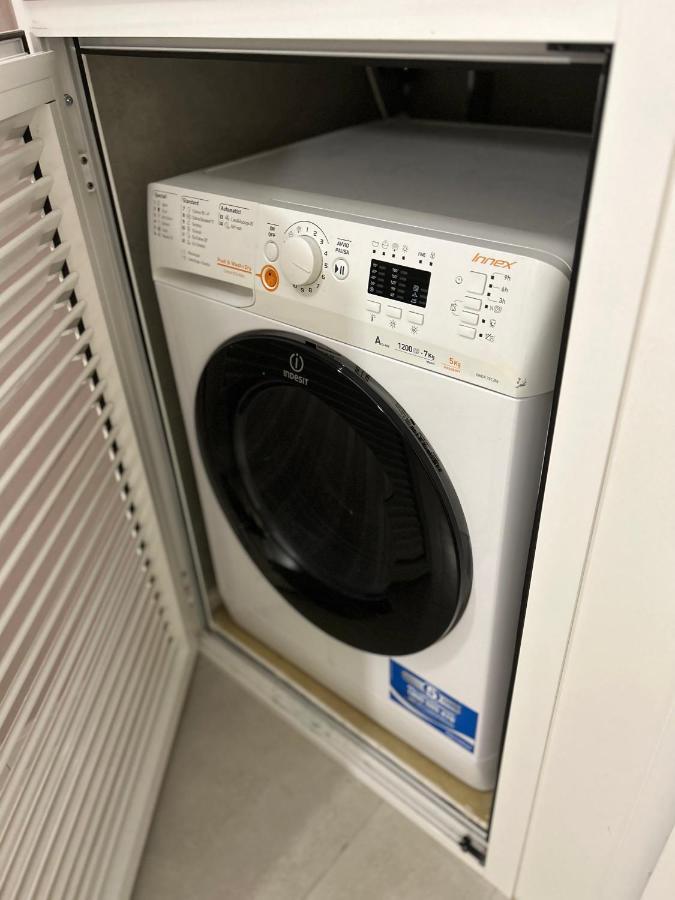 Camelia Home Suite - Napoli ภายนอก รูปภาพ
