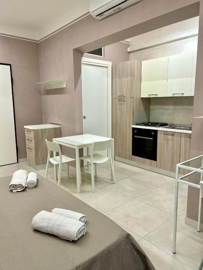 Camelia Home Suite - Napoli ภายนอก รูปภาพ